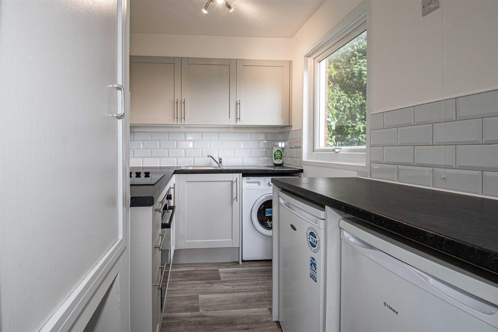1 bed property in Norbrek, Milton Keynes